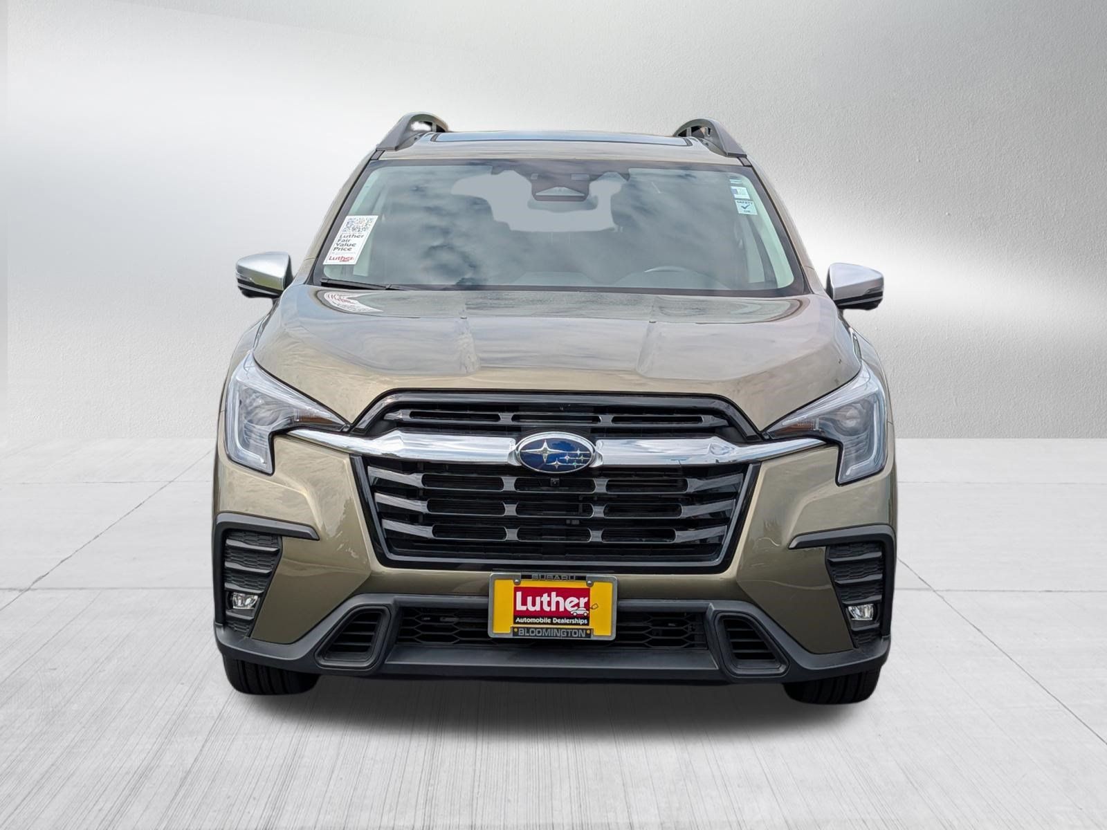 Used 2023 Subaru Ascent Limited w/ Technology Package AWD/4WD image 2