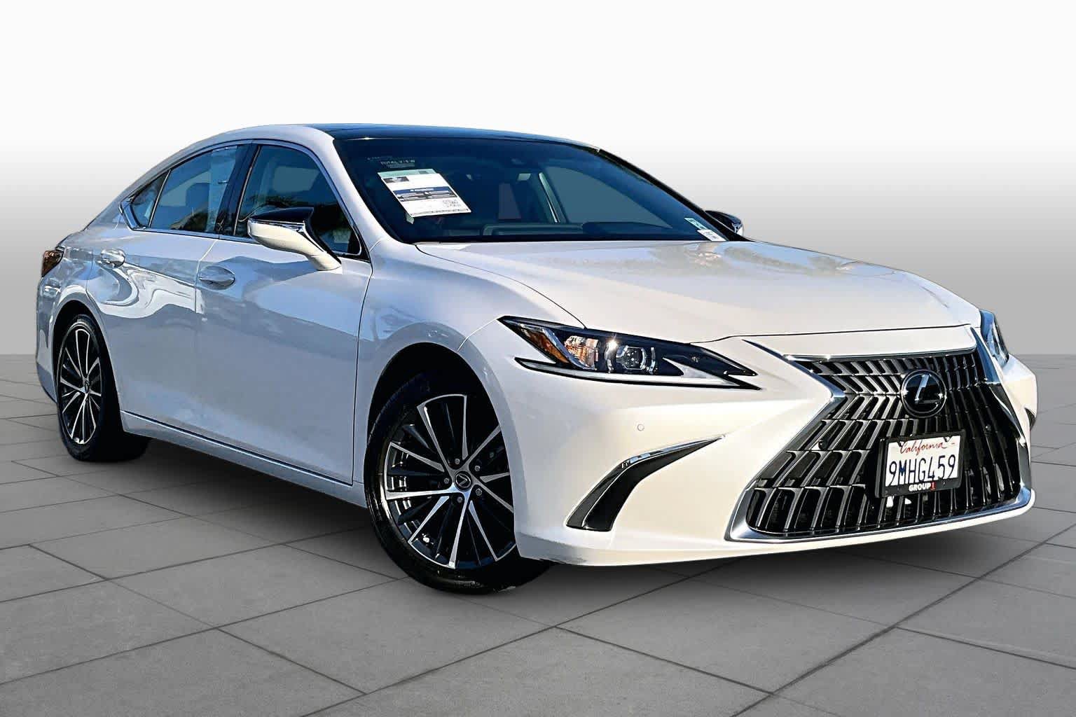 Used 2024 Lexus ES 350 w/ Premium Package FWD image 2