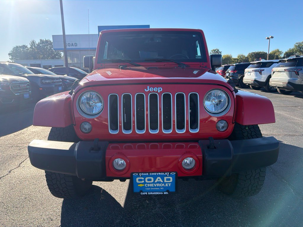 Used 2016 Jeep Wrangler Unlimited Sahara w/ Dual Top Group AWD/4WD image 8