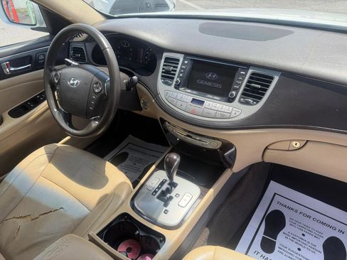 Used 2011 Hyundai Genesis 3.8 w/ Premium Navigation Pkg 3 RWD image 9