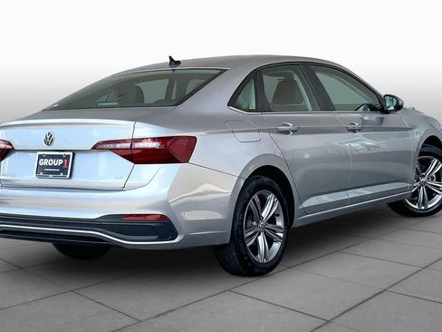Used 2024 Volkswagen Jetta SE FWD image 13