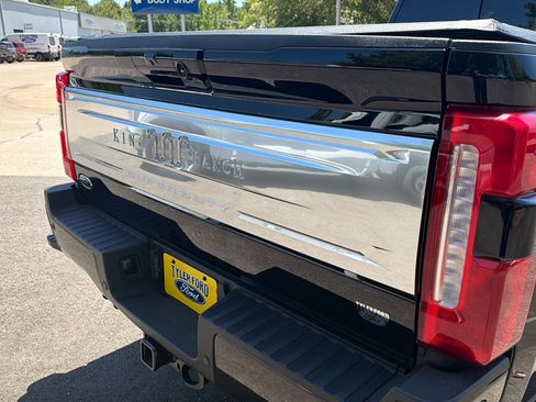 Used 2025 Ford F250 King Ranch w/ FX4 Off-Road Package AWD/4WD image 10