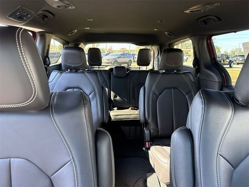 New 2026 Chrysler Pacifica Select image 28