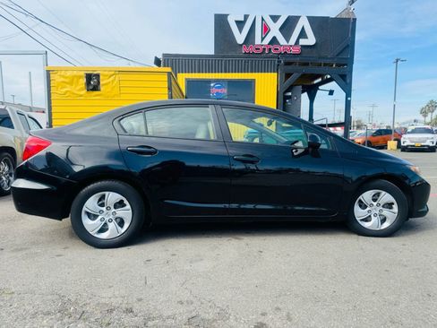 Used 2012 Honda Civic LX image 4