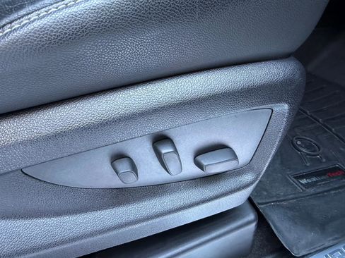 Used 2018 Chevrolet Suburban LT image 37