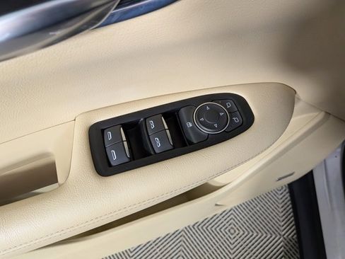 Used 2017 Cadillac XT5 FWD w/ LPO, Wheel Lock Package image 12