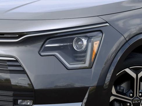 New 2025 Kia Niro EX Touring image 10