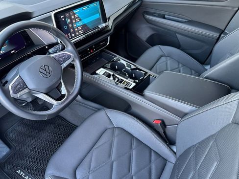 Used 2024 Volkswagen Atlas Cross Sport SE image 10