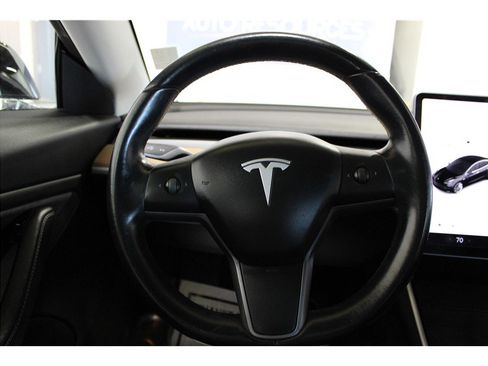 Used 2018 Tesla Model 3 Long Range image 26