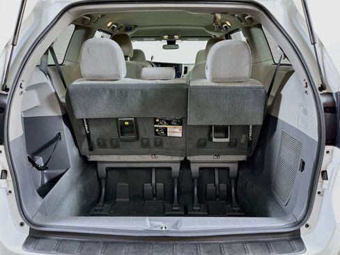 Used 2020 Toyota Sienna LE FWD image 10