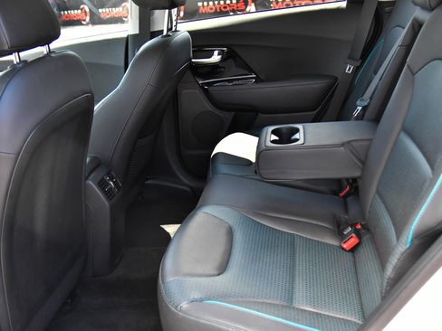 Used 2022 Kia Niro EX Premium FWD image 37