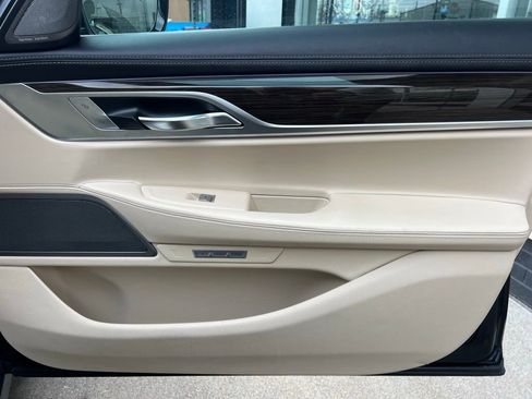 Used 2016 BMW 740i image 42