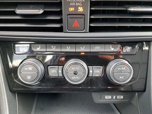 Used 2024 Volkswagen Jetta SE image 23