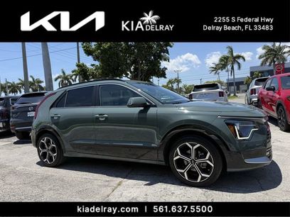 Used 2023 Kia Niro EX Touring
