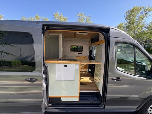 Used 2024 Ford Transit 250 148 Medium Roof Extended AWD w/ Load Area Protection Package image 26