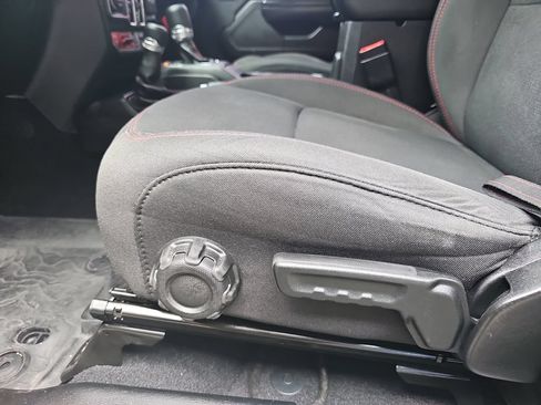 Used 2020 Jeep Gladiator Rubicon AWD/4WD image 27