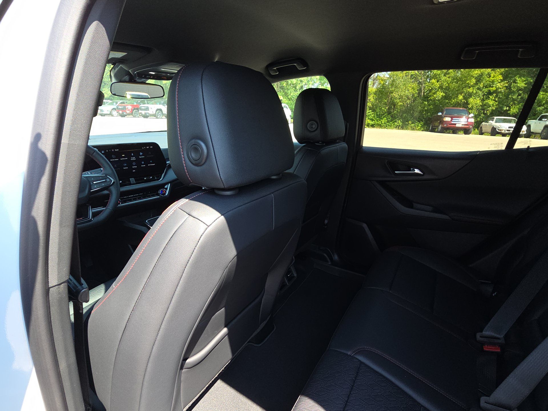 New 2027 Chevrolet Equinox RS FWD image 27