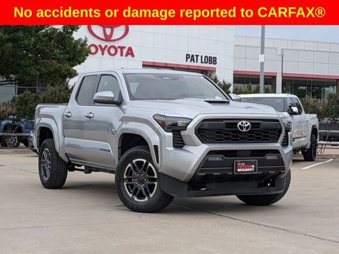 Used 2025 Toyota Tacoma TRD Sport AWD/4WD image 2