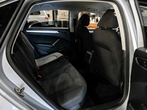 Used 2017 Volkswagen Passat 1.8T S FWD image 33