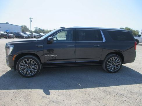 New 2026 GMC Yukon XL Denali Ultimate AWD/4WD image 7