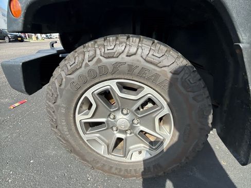 Used 2014 Jeep Wrangler Unlimited Rubicon AWD/4WD image 5