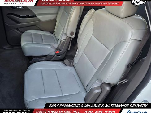 Used 2020 Chevrolet Traverse LT w/ LT Premium Package FWD image 18