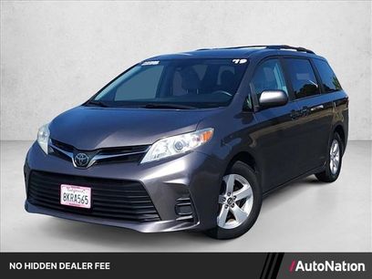 Used 2019 Toyota Sienna LE w/ Carpet Mat Package