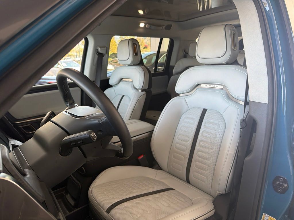 Used 2023 Rivian R1S Launch Edition Quad AWD/4WD image 13