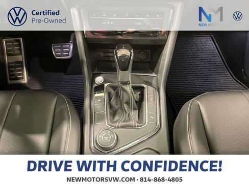 Used 2024 Volkswagen Tiguan SE R-Line image 11