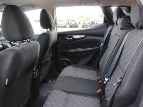 Used 2019 Nissan Rogue Sport SV image 14