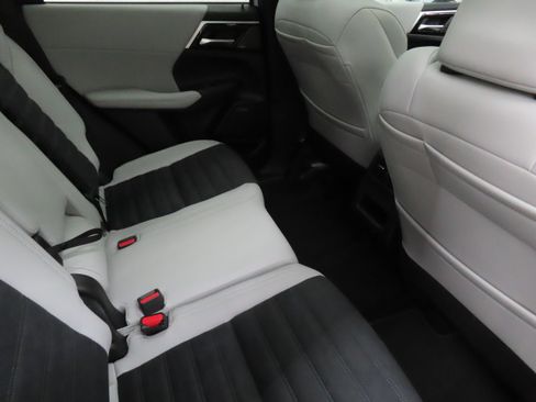 New 2026 Mitsubishi Outlander SE FWD image 24