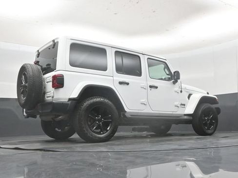 Used 2022 Jeep Wrangler Unlimited Sahara AWD/4WD image 47