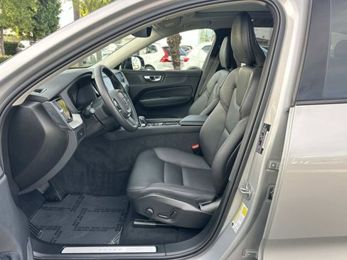 Certified 2025 Volvo XC60 B5 Plus image 18
