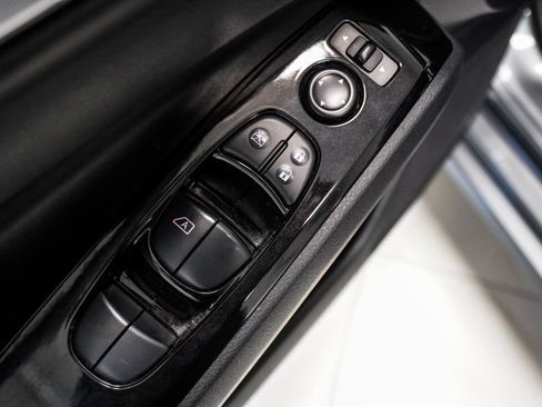 Used 2024 Nissan Altima 2.5 SR FWD image 19