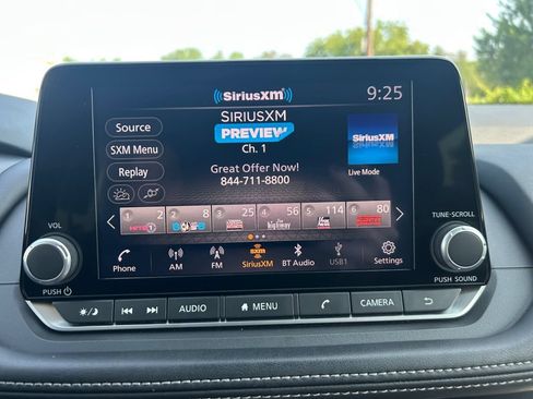 Used 2024 Nissan Rogue SV AWD/4WD image 17