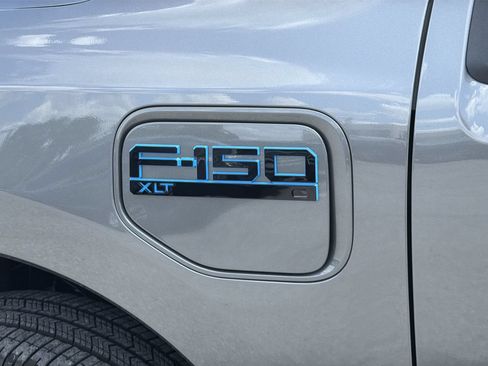 Used 2025 Ford F150 Lightning XLT AWD/4WD image 9