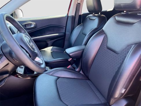 Used 2021 Jeep Compass Latitude image 19