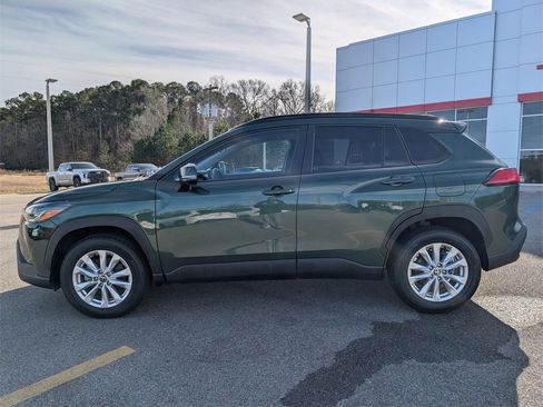 Used 2022 Toyota Corolla Cross LE image 3