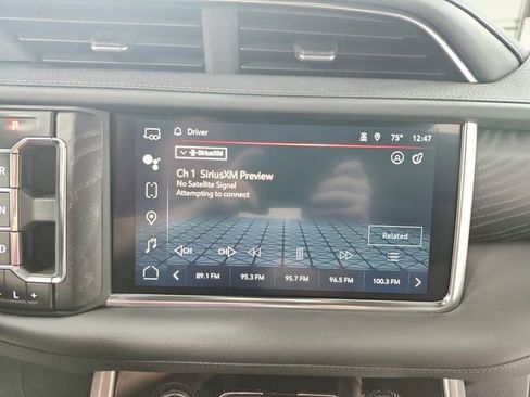 Used 2024 GMC Yukon XL Denali RWD image 29
