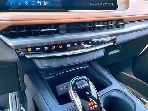 Used 2024 Cadillac XT4 Sport image 12