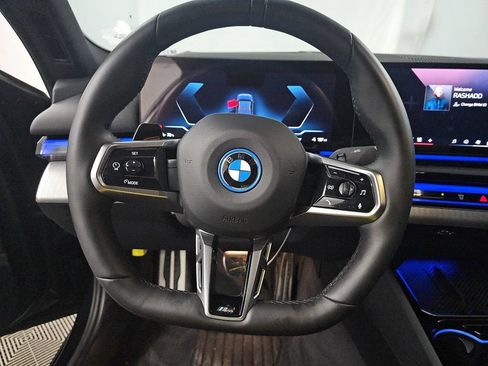 Used 2024 BMW i5 eDrive40i w/ Executive Package RWD image 6