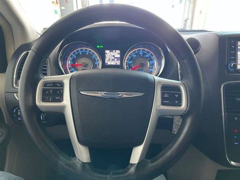 Used 2015 Chrysler Town & Country Touring-L w/ Driver Convenience Group FWD image 58