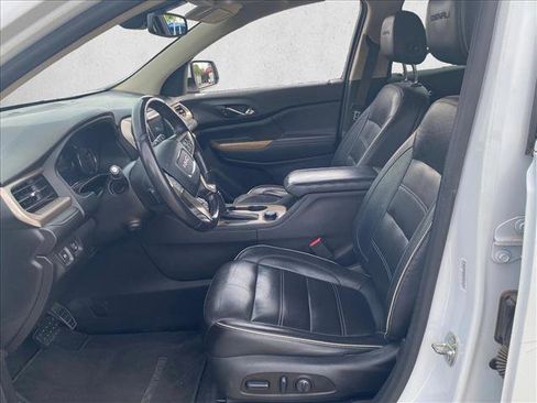 Used 2019 GMC Acadia Denali w/ Technology Package FWD image 23
