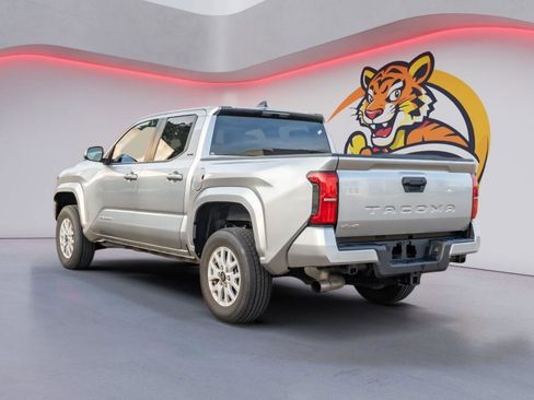 Used 2025 Toyota Tacoma SR5 image 7