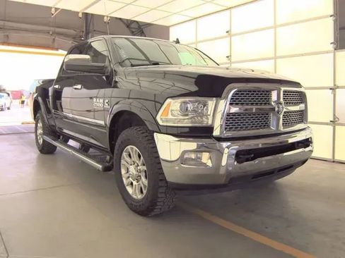 Used 2016 RAM 2500 Laramie RWD image 3