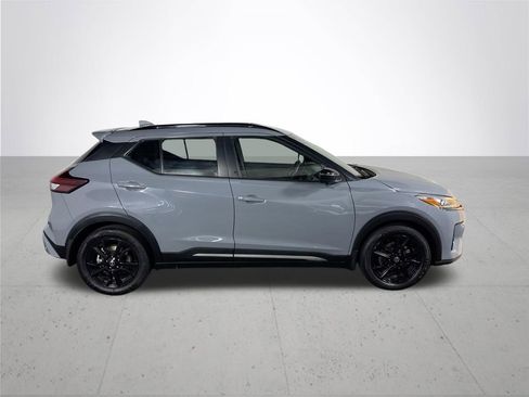 Used 2021 Nissan Kicks SR image 5