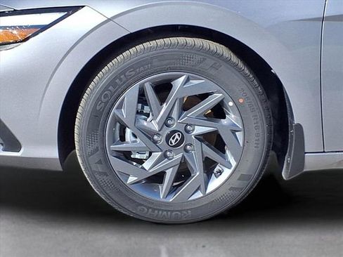 New 2025 Hyundai Elantra Blue image 13