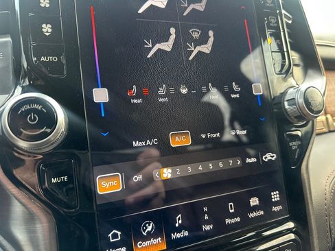 Certified 2024 RAM 1500 Limited image 25