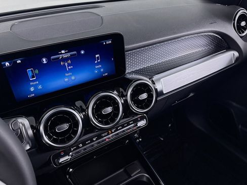 New 2026 Mercedes-Benz GLB 250 image 20