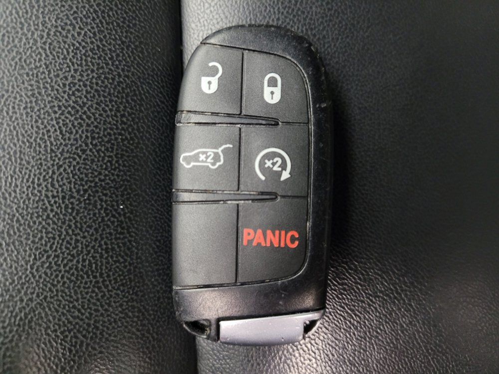 Used 2020 Jeep Grand Cherokee Limited AWD/4WD image 32